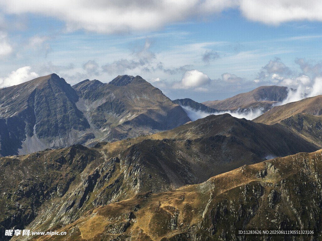壮丽山峦风景