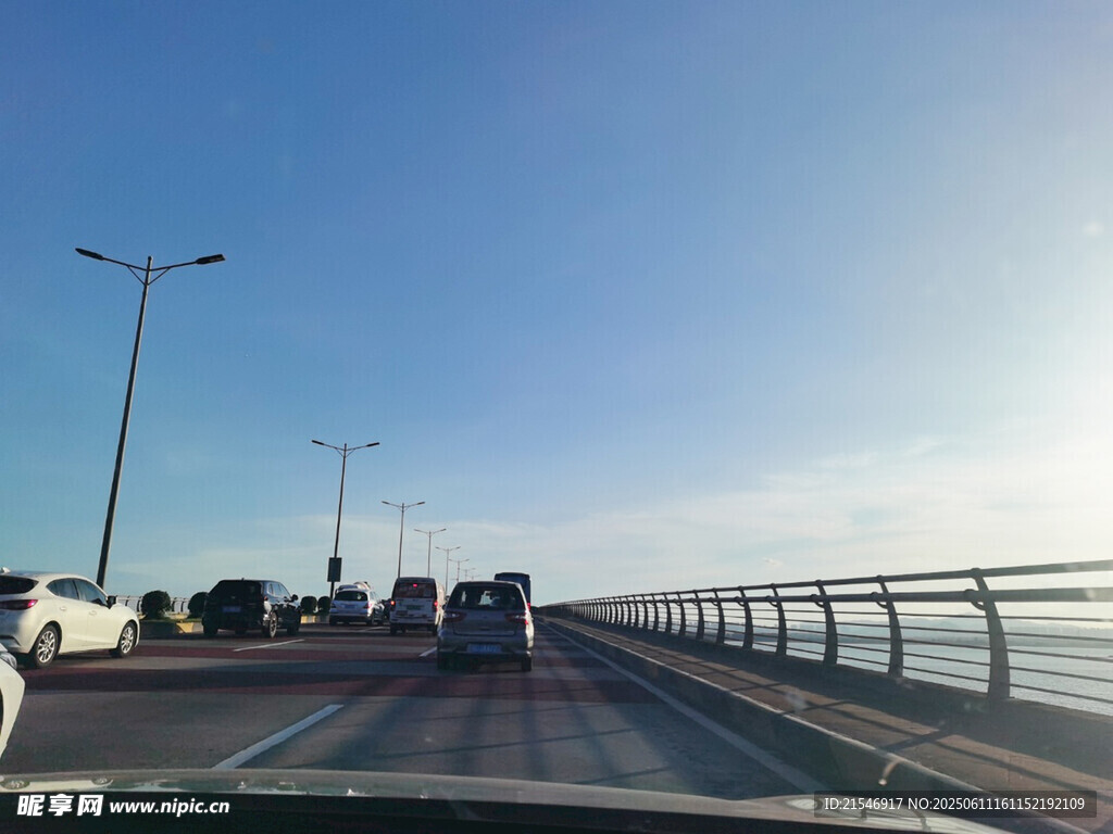 大桥  路灯
