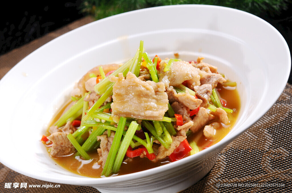 麦芹炒肉片