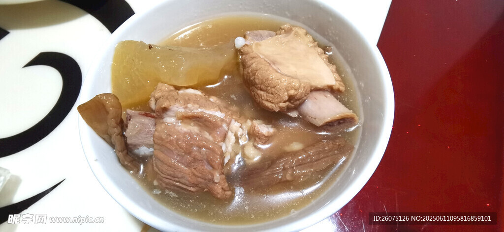 滋补排骨汤