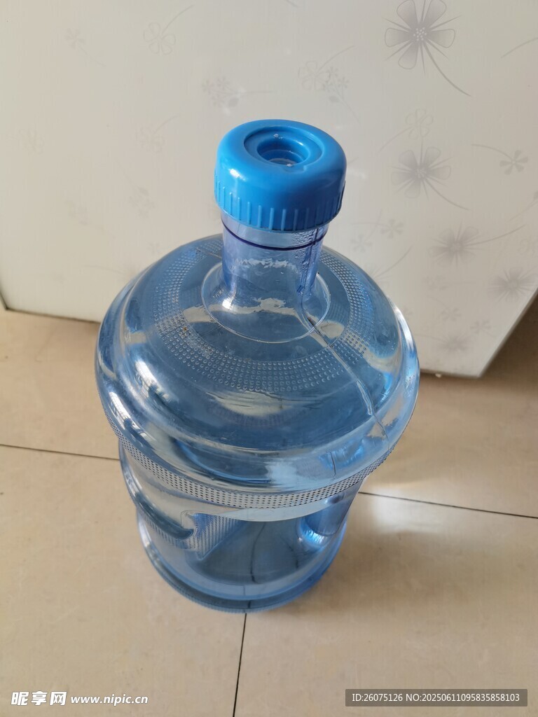 蓝色大水瓶