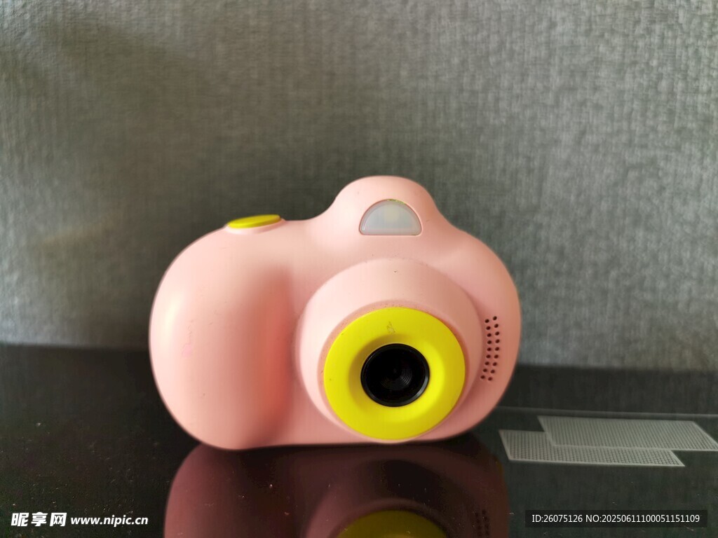 粉色可爱玩具相机