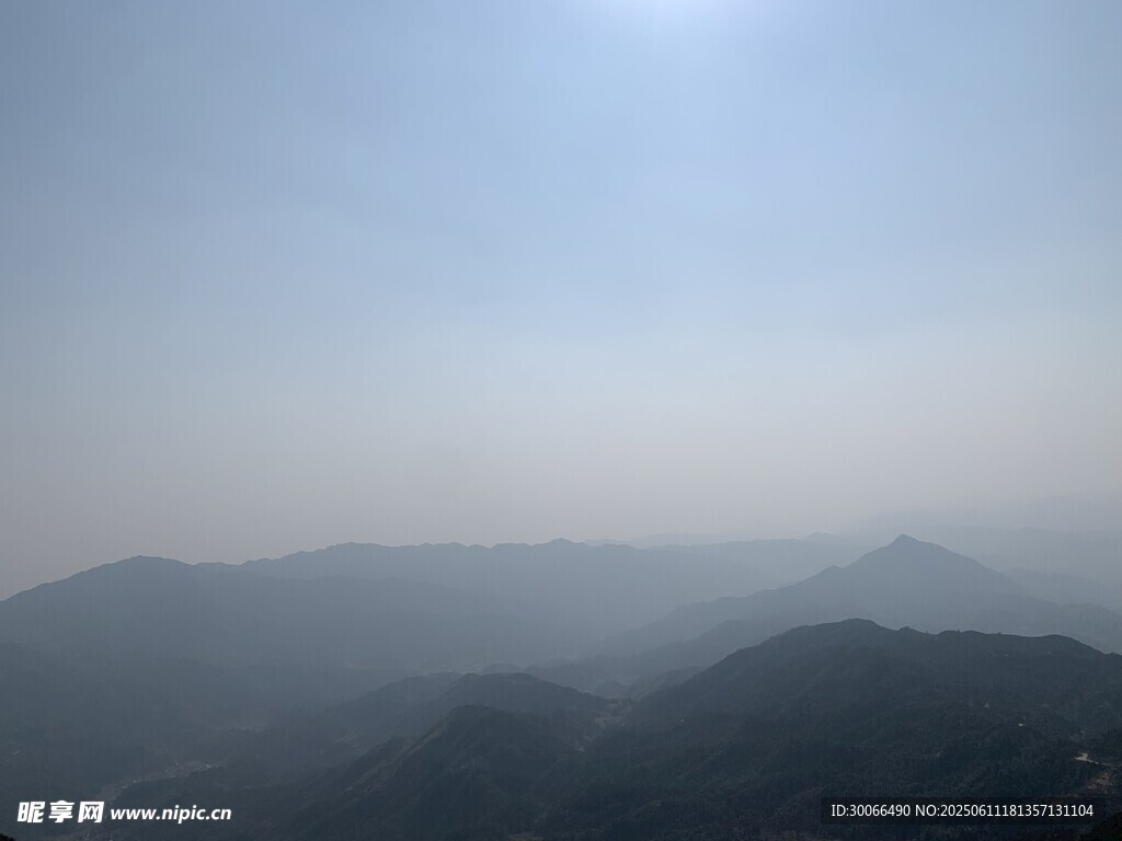 山 
