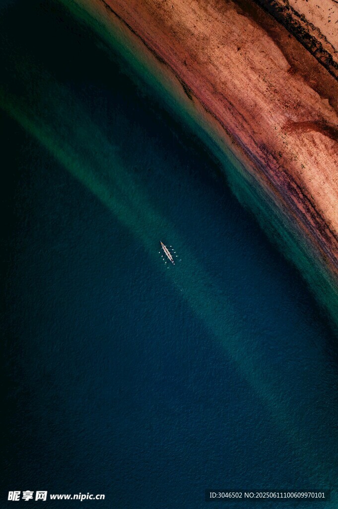 深海中的一抹神秘光芒