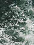 汹涌澎湃的海浪景象