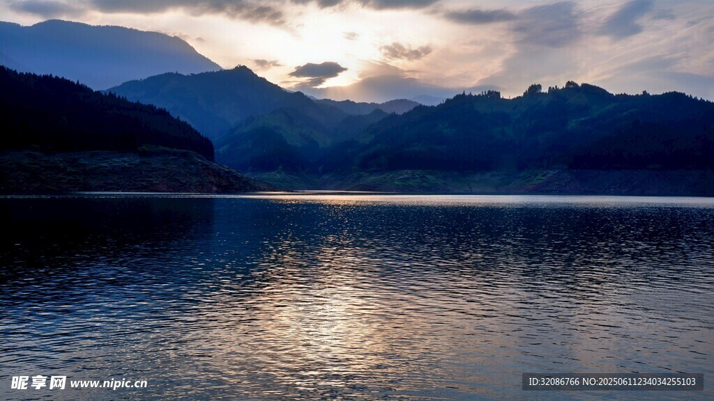 眉山 洪雅 雅女湖 湖畔暮色 