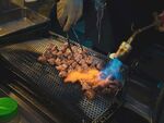 炭火烤肉美味滋滋冒油