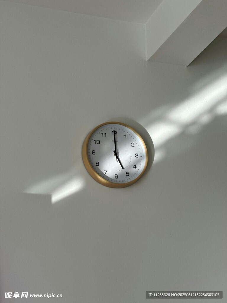 墙上挂钟