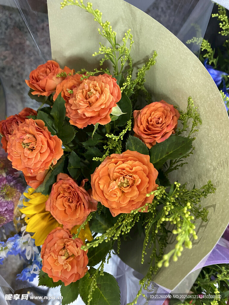 橙色玫瑰鲜花束