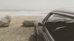 海边停驻的复古汽车
