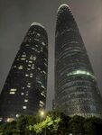 城市摩天大楼夜景 