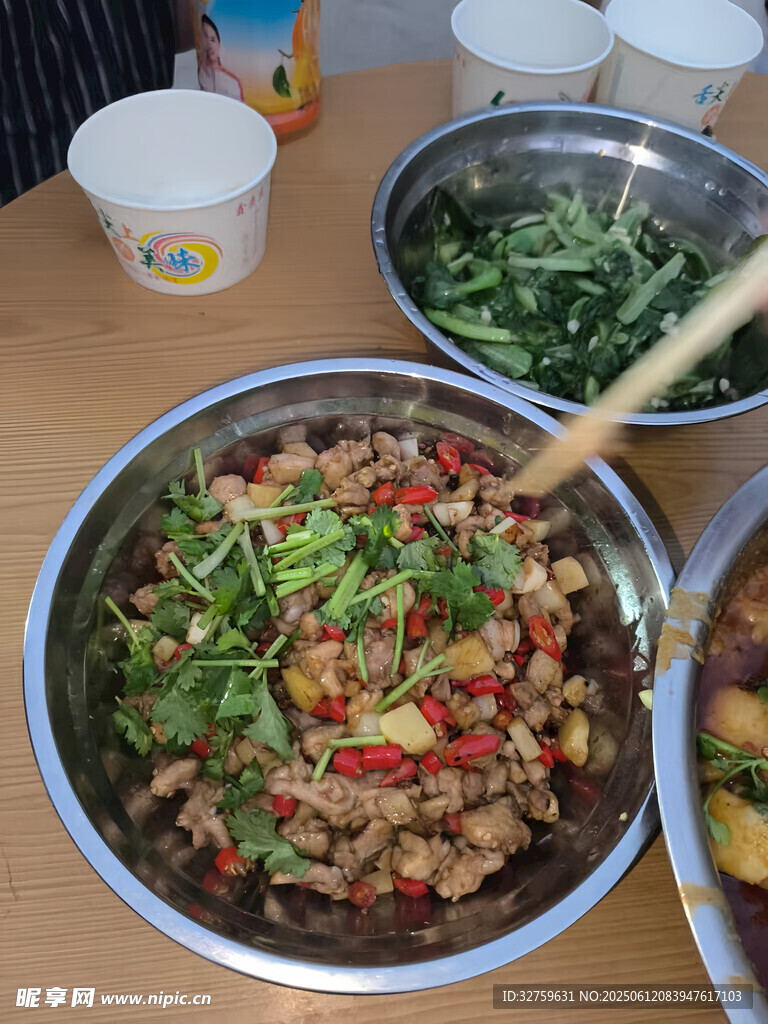 美味家常小炒色泽诱人