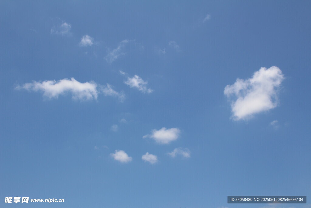 蓝天白云  
