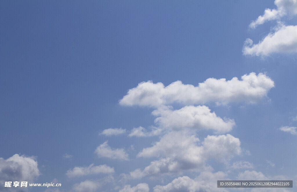 蓝天白云  