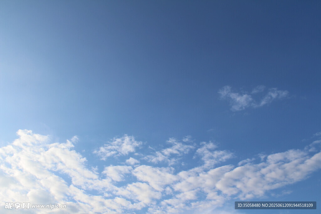 蓝天白云  