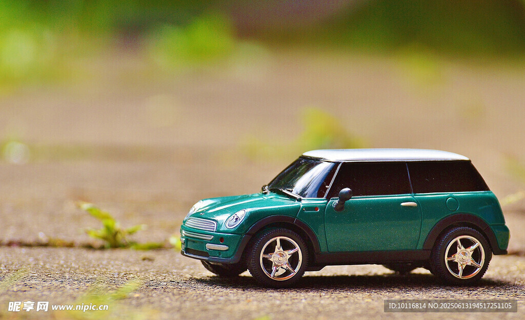 迷你玩具车