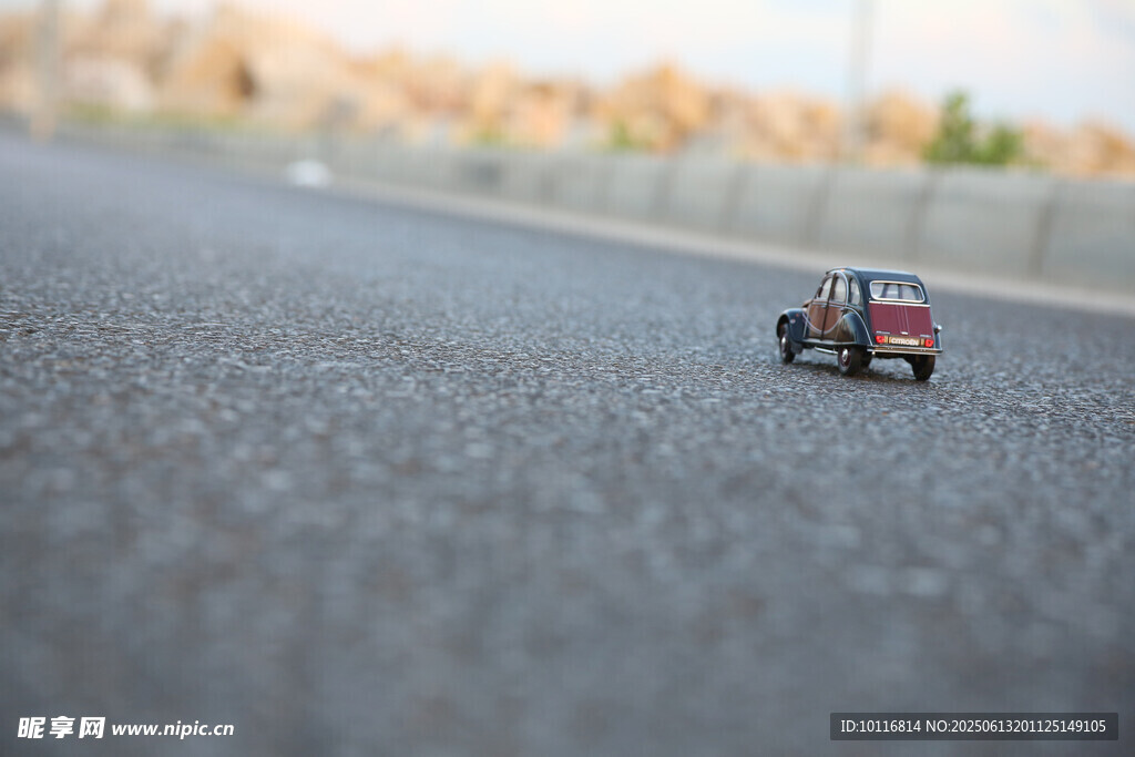 迷你玩具车