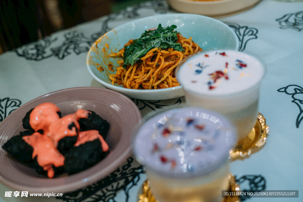 多样美食组合