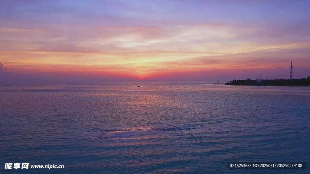 海上绝美日落景观