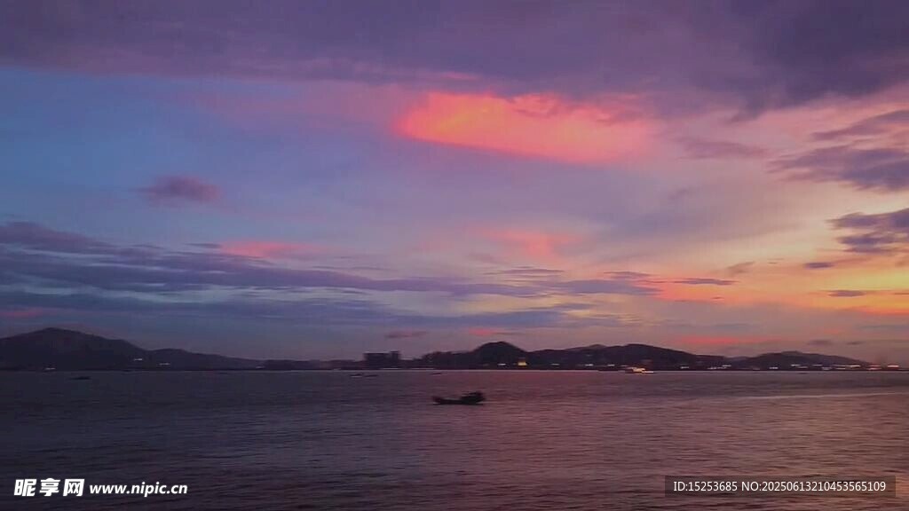 海边绚丽晚霞美景