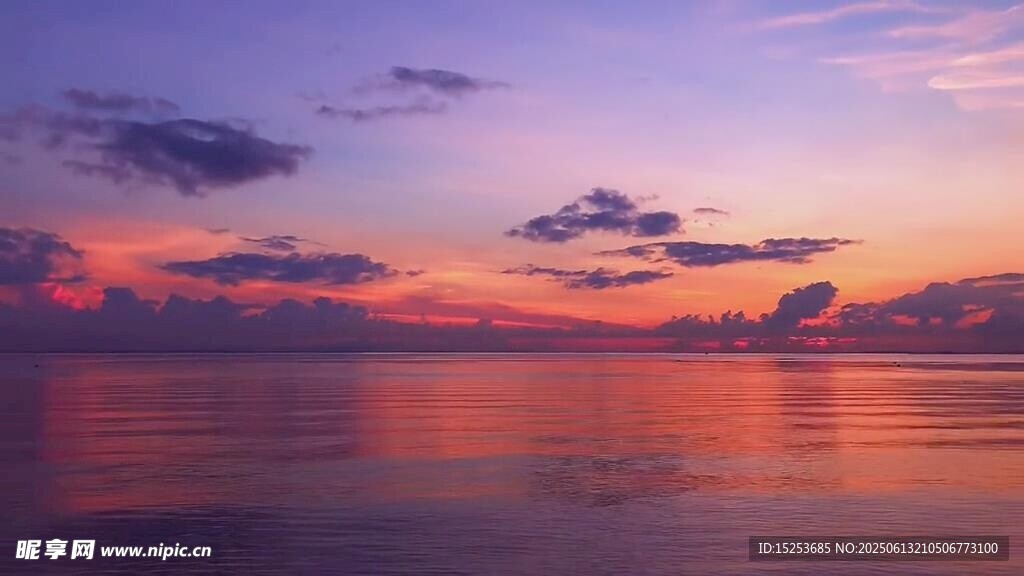海上绝美日落霞光