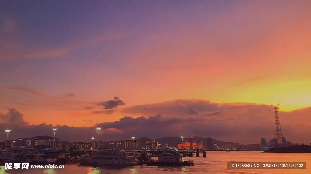 黄昏海港美景