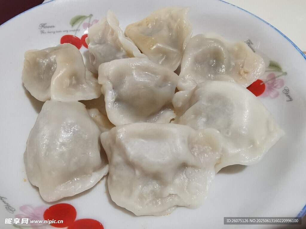 盘中美味饺子
