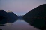 宁静山水间的湖光山色