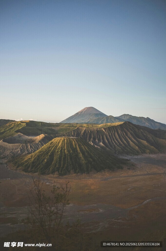 壮丽火山地貌景观