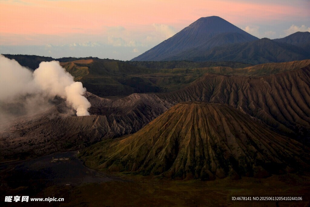 壮丽火山景观
