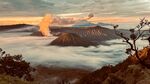 火山云海壮丽日出景观