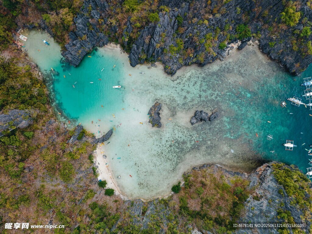 绝美海岛蓝绿色海湾景观