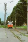 复古有轨电车行驶在道路上