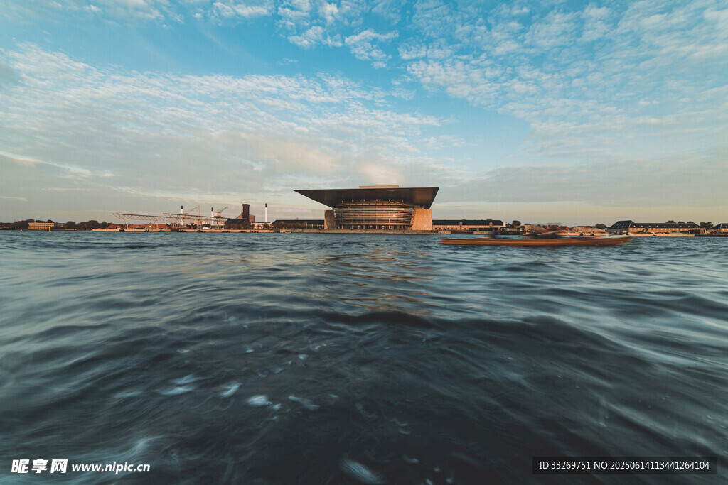 海上建筑景观水波荡漾