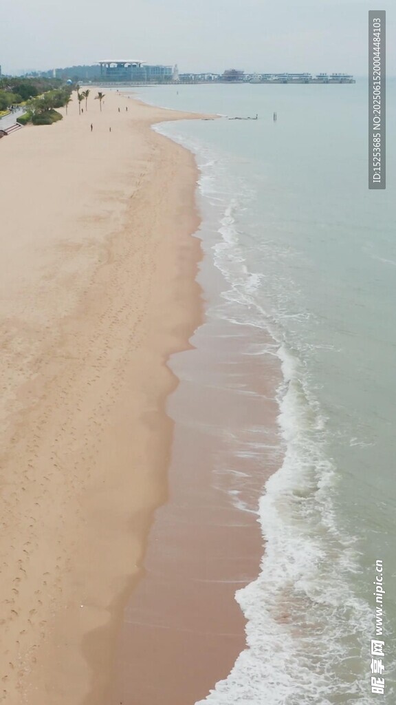美丽海滨沙滩海浪景观