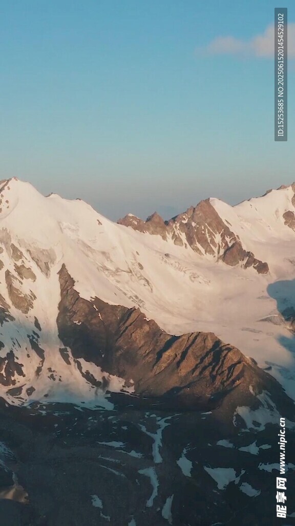 壮丽雪山美景