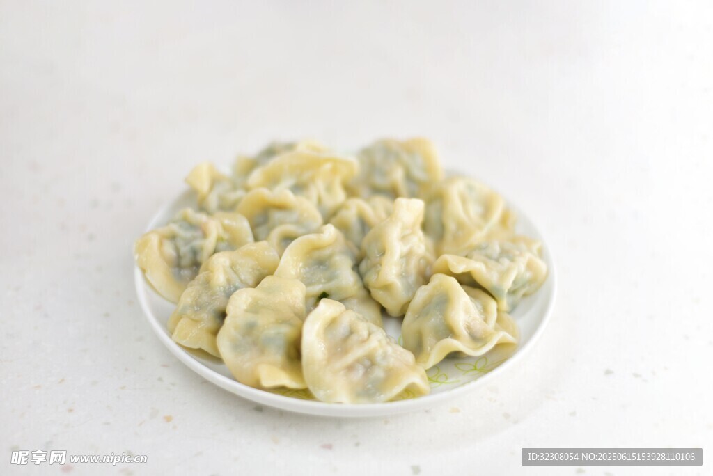 盘中美味饺子