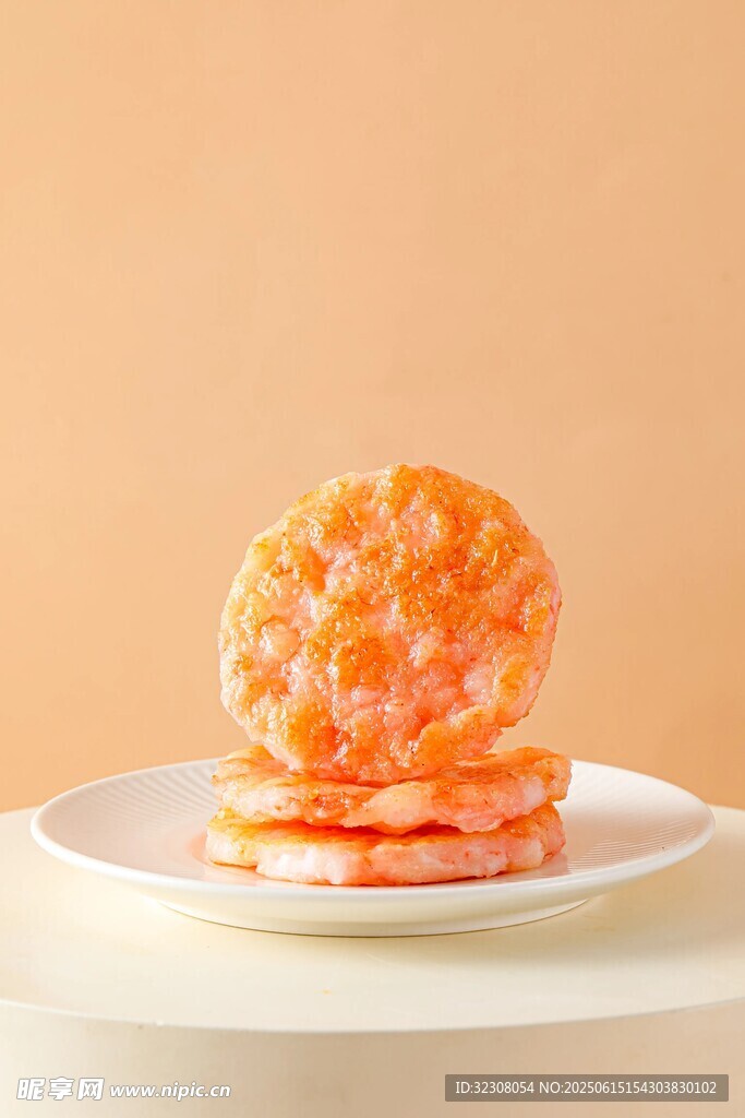 堆叠的美味橙色松饼