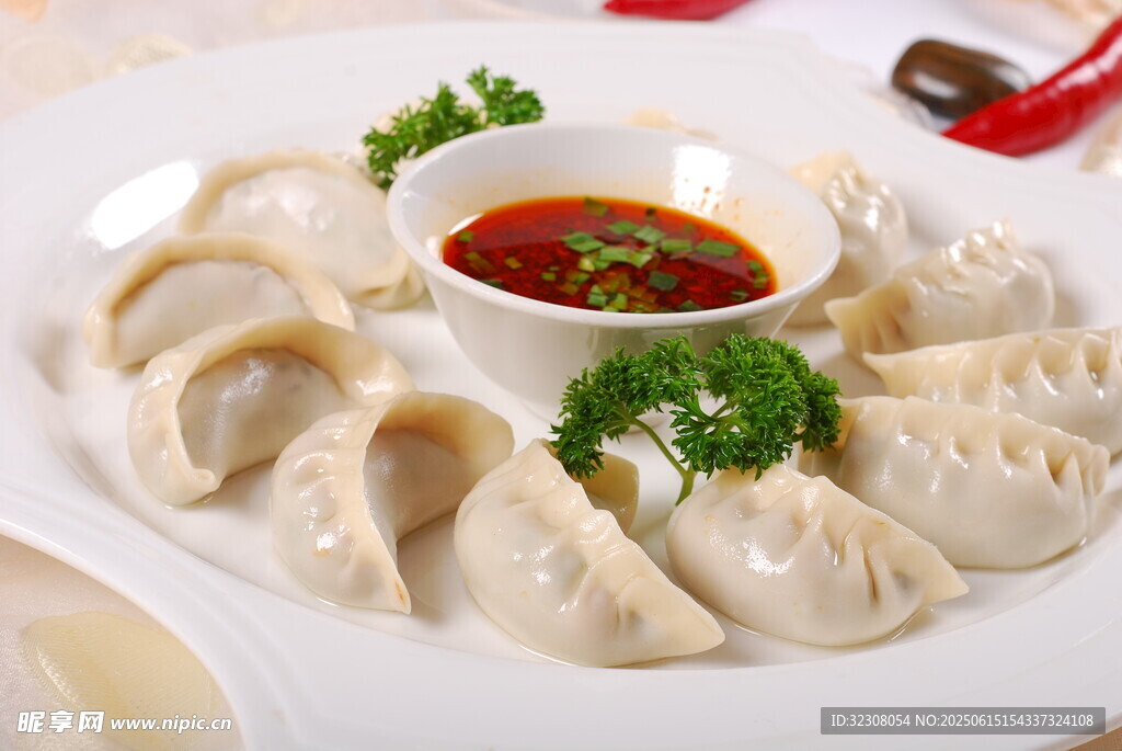 美味饺子配蘸料