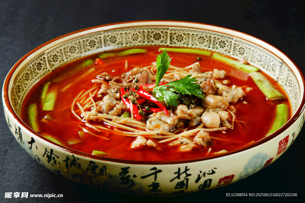 香辣美味红油鸡丝面