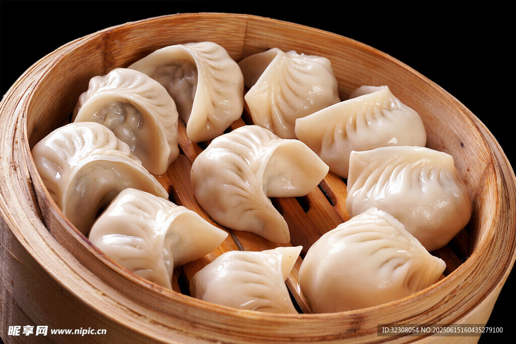 竹笼中的美味蒸饺