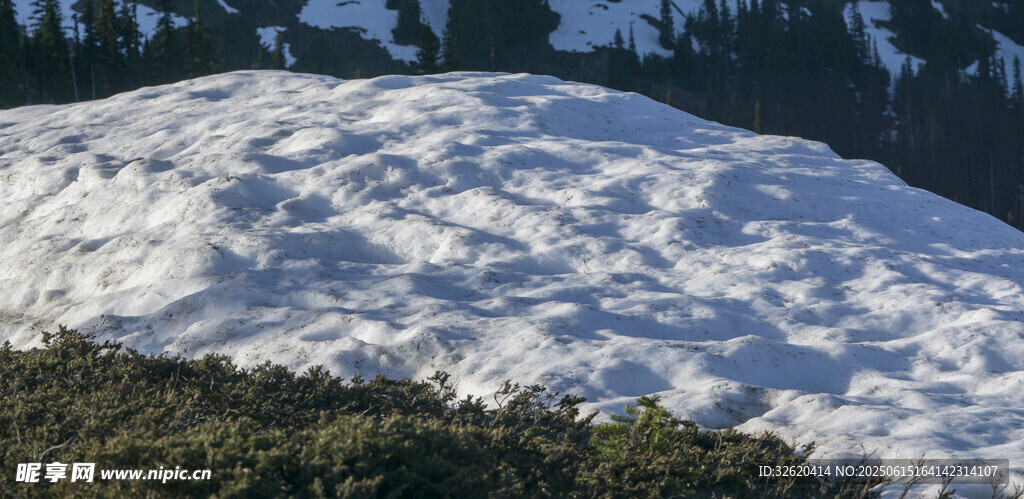 雪山景致