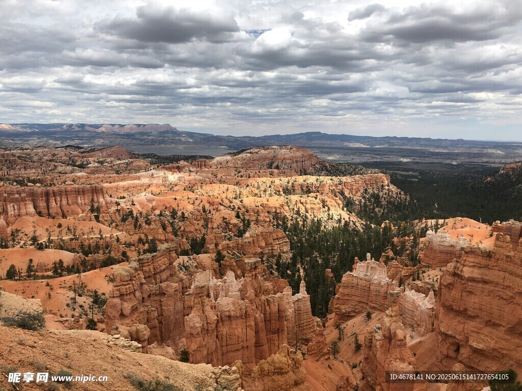 布莱斯峡谷壮丽景观