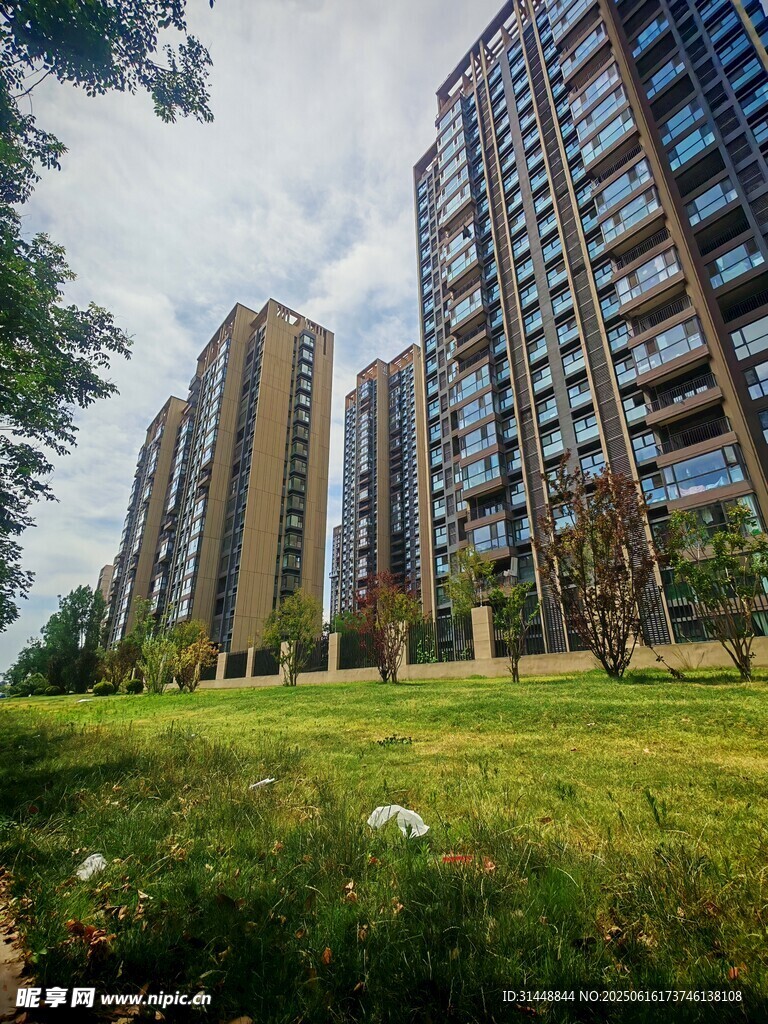 城市中林立的高层住宅