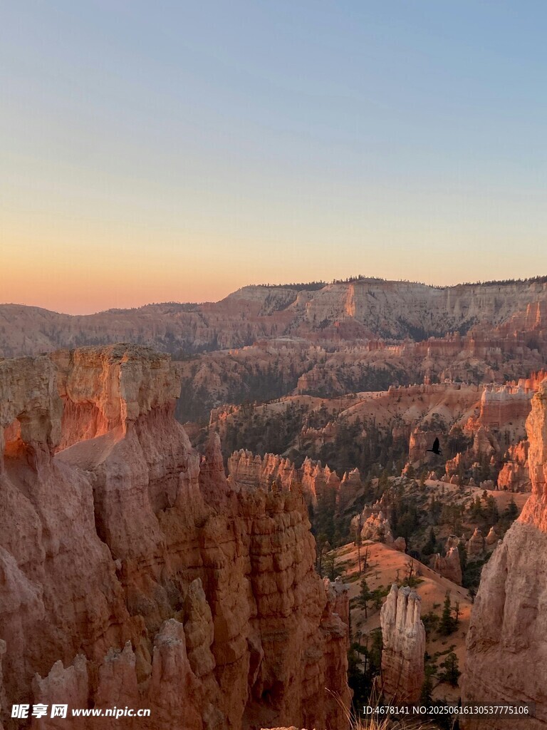 布莱斯峡谷壮丽黄昏景观