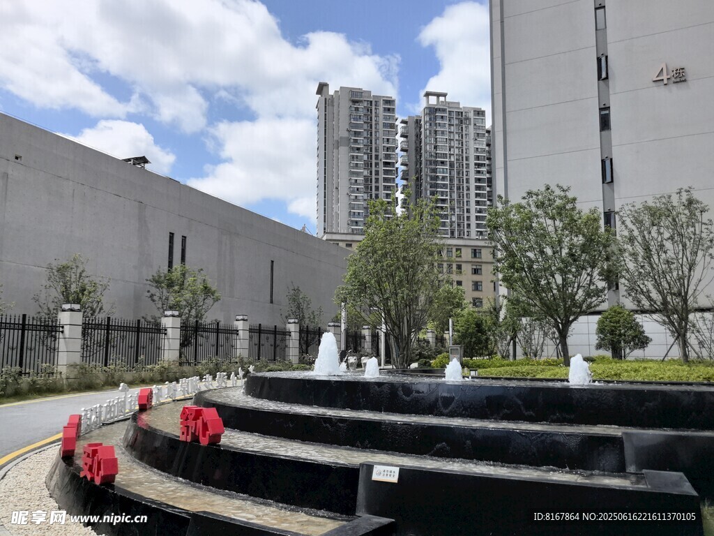 城市小区景观喷泉场景