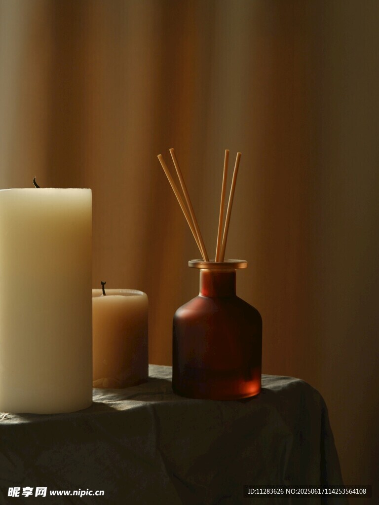 香薰蜡烛摆件营造温馨氛围