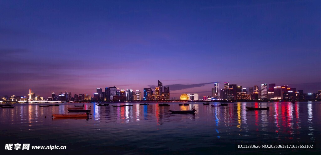城市璀璨夜景