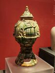 古代精美绿釉塔式陶瓷器