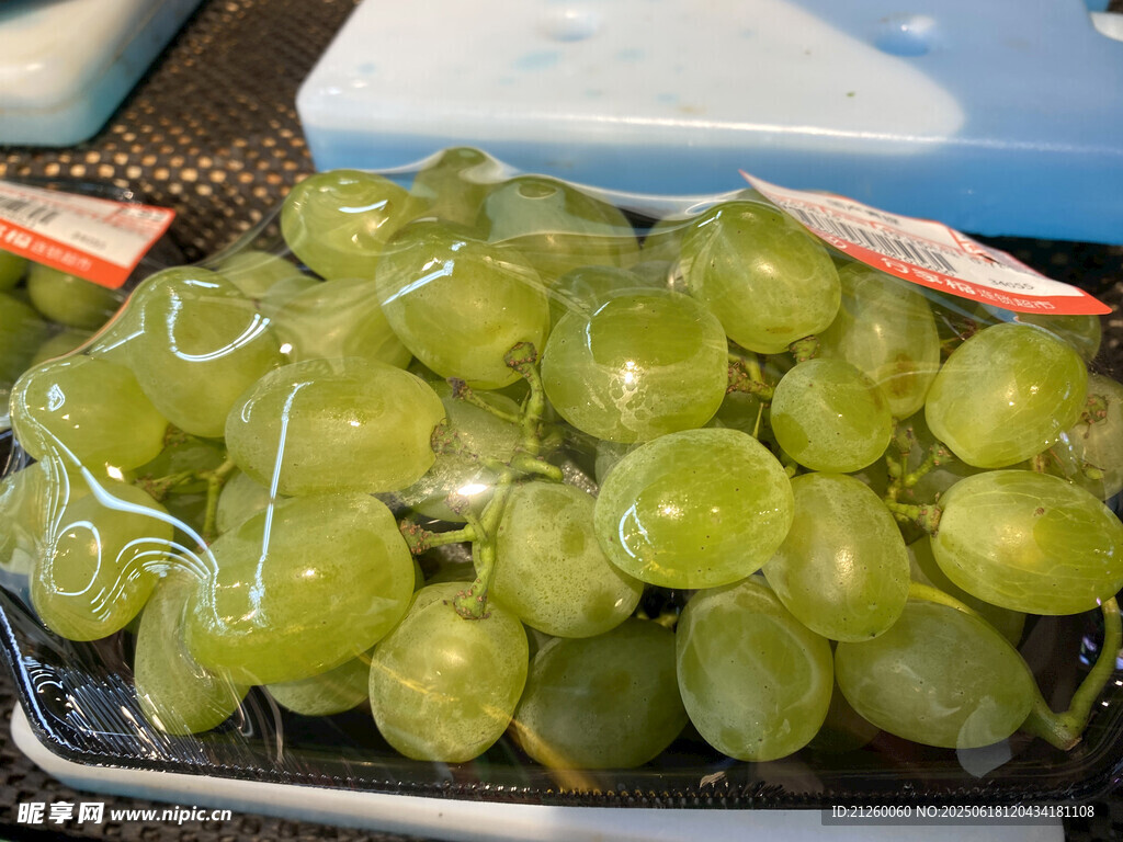 新鲜绿葡萄